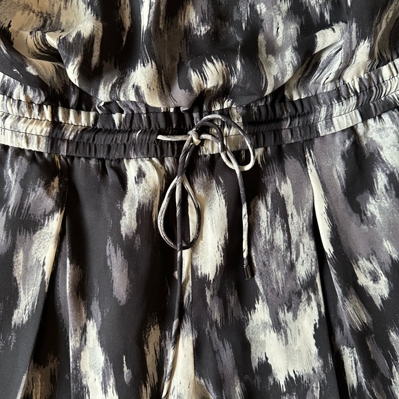 HAUTE HIPPIE 100% silk sleeveless cowl back onesie jumpsuit size Medium - NWT! - Picture 5 of 10